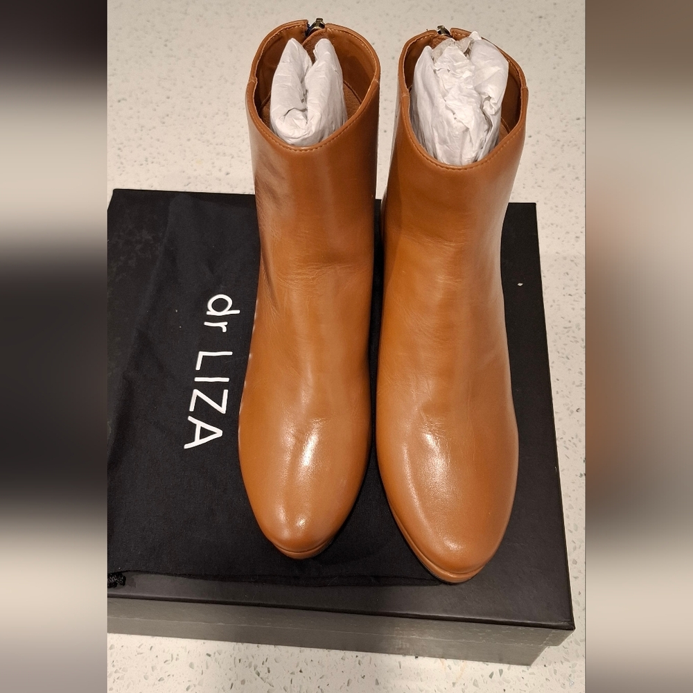 Dr Liza light brown leather boots